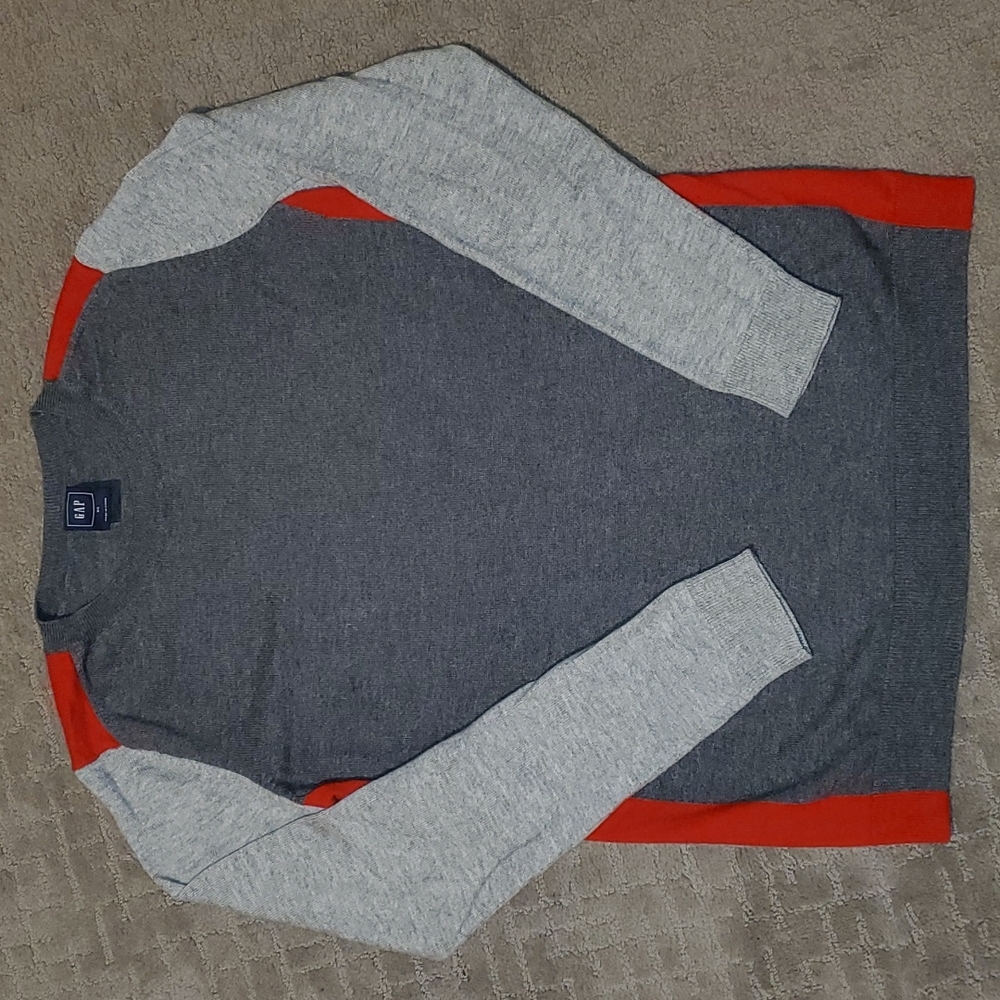 Gap crew neck sweater